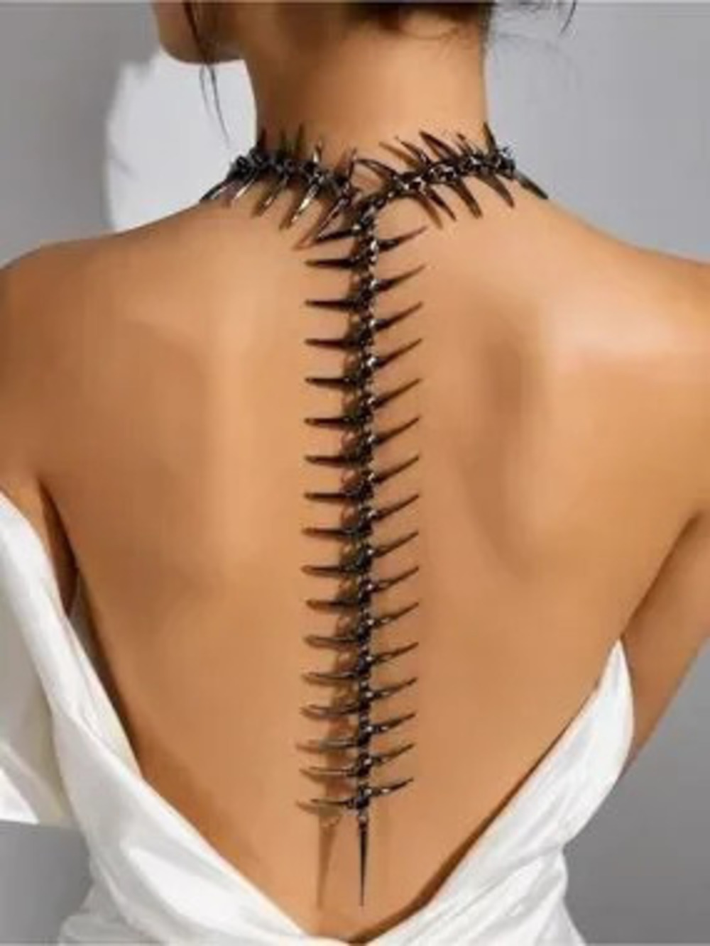 Black Spine-Back Spike Gothic Necklace - Picture 2 of 4